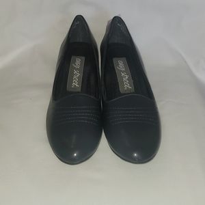 NWT Navy Blue pumps
